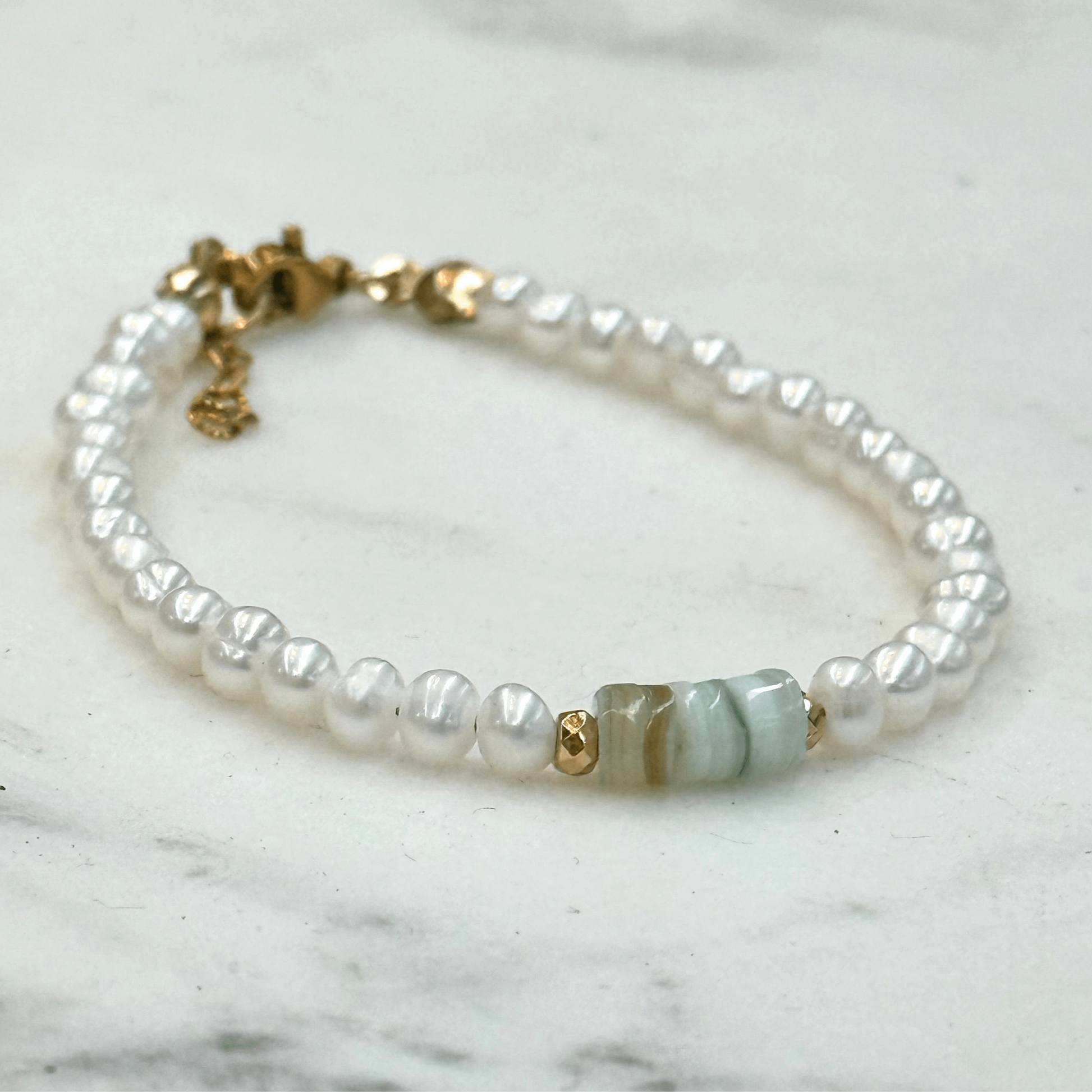 Pearl Bracelet with Blue Sea Shells