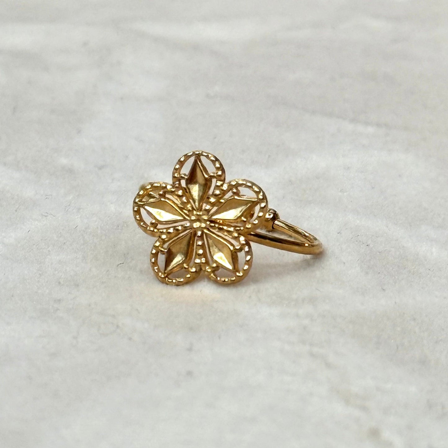 Flower Sparkling Gold Ring