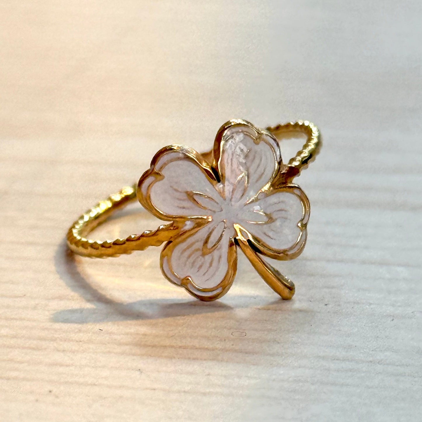 White Clover Enamel Gold Ring (4 leaves)