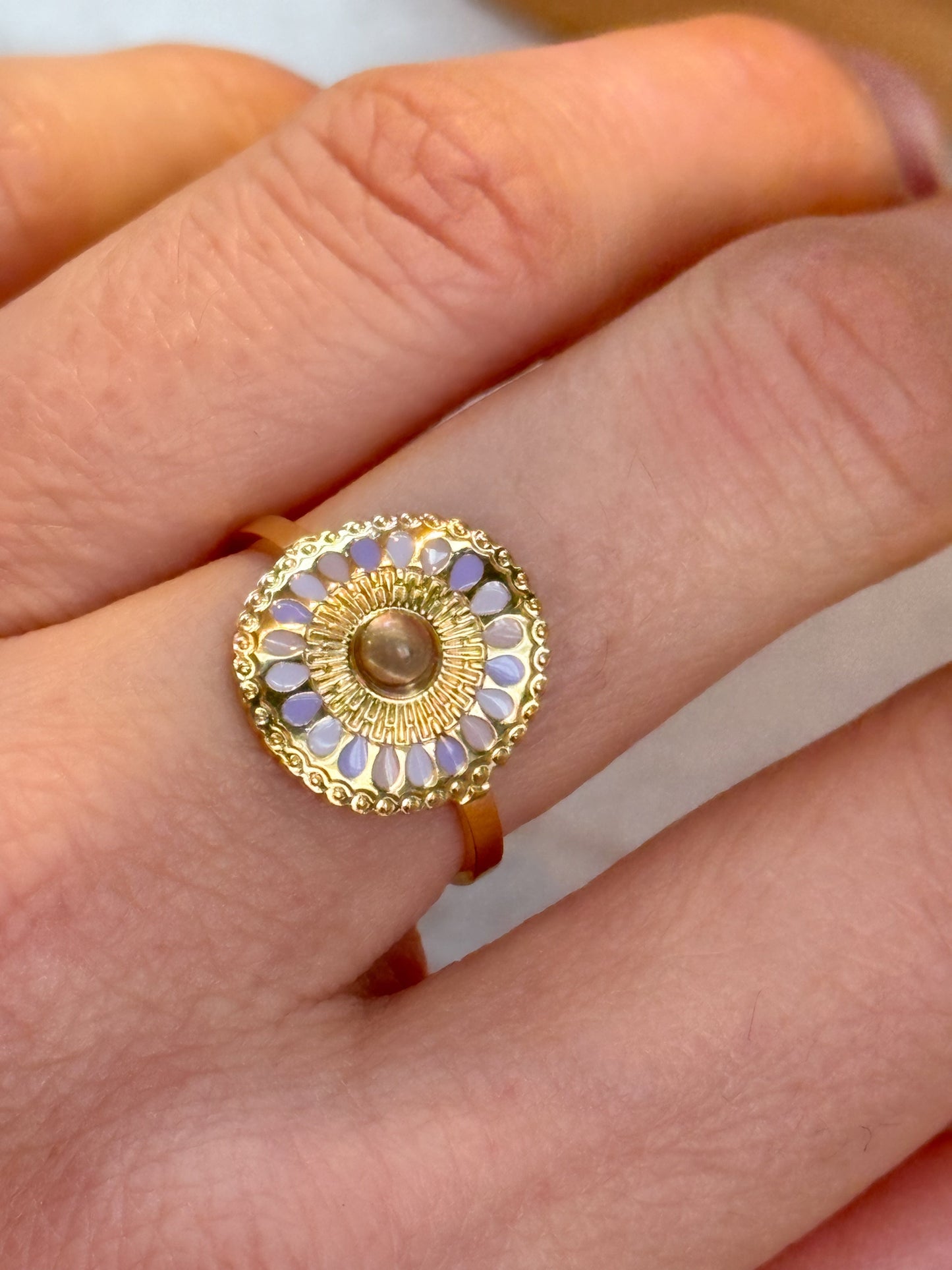 Lilac Sunburst Gold Ring