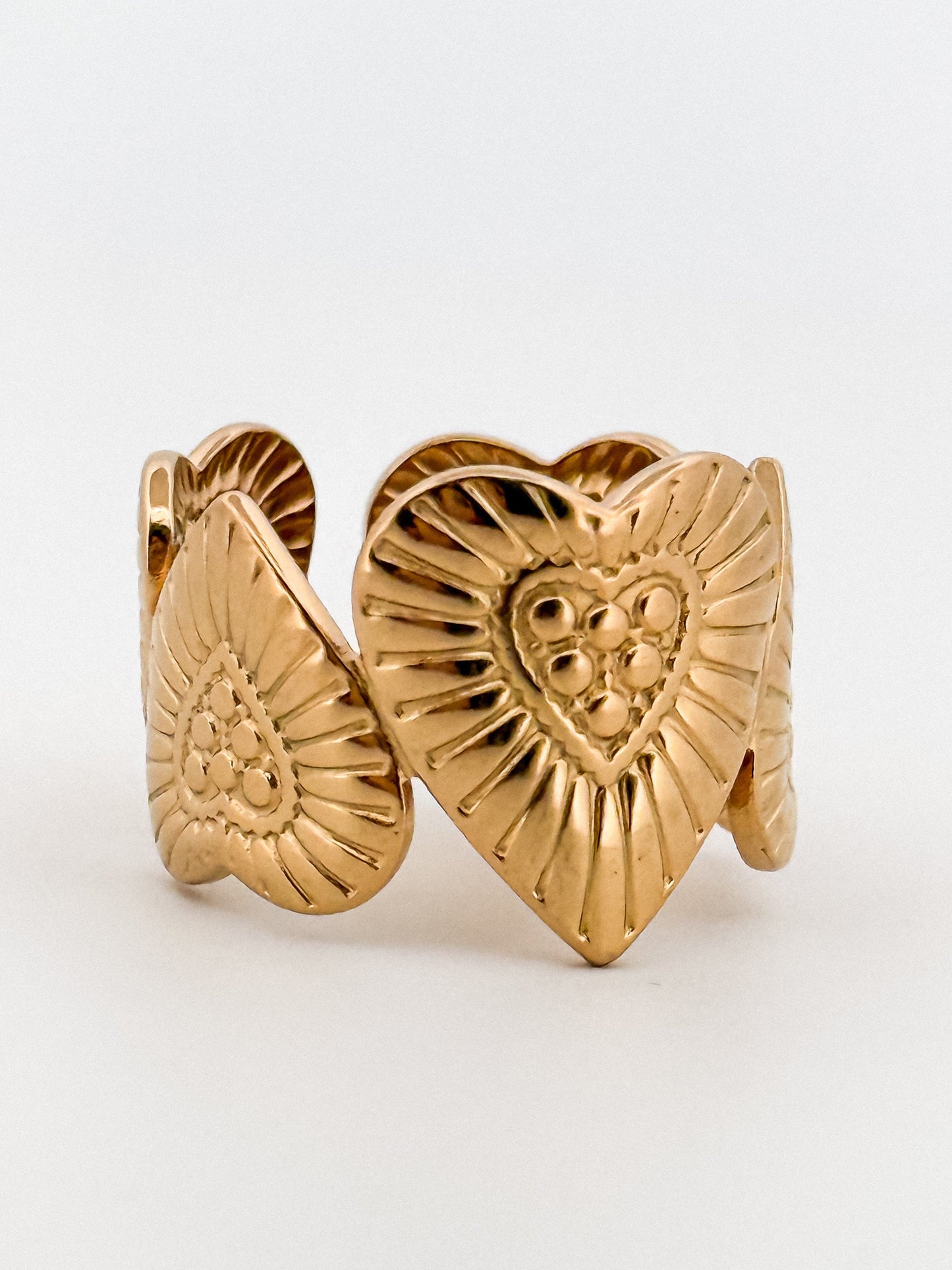 Caribe Chunky Heart Textured Crown Gold Ring