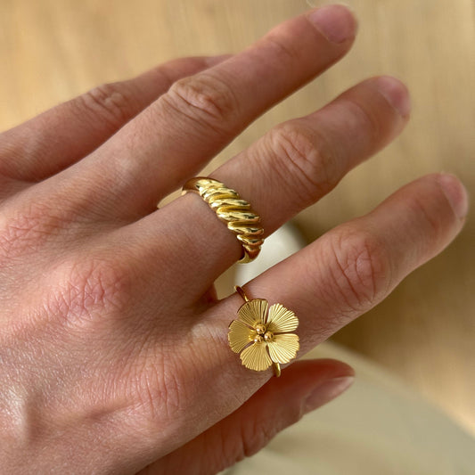 Flower Gold Ring