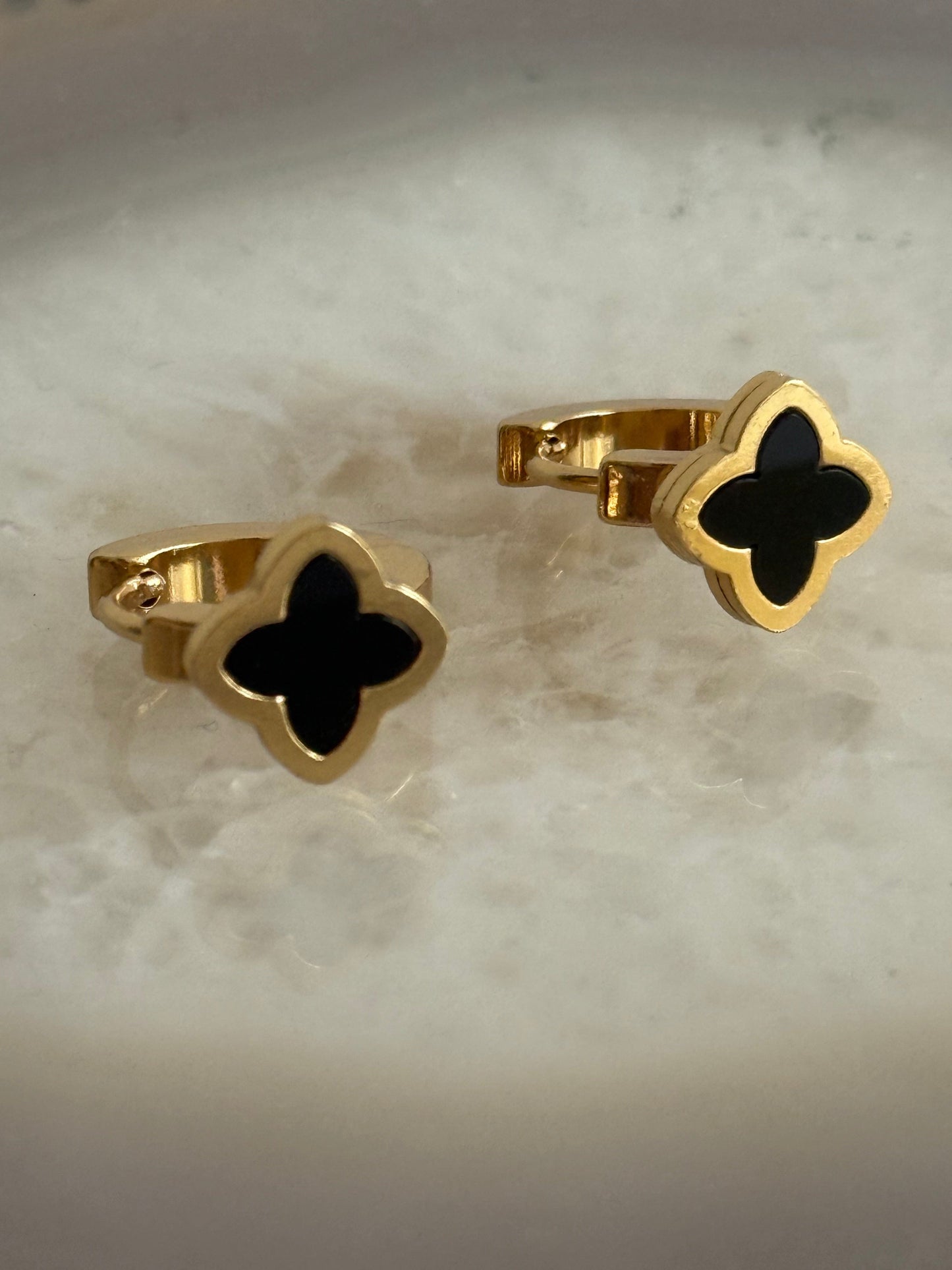 Black Flower Gold Hoops Mini (Stainless steel)