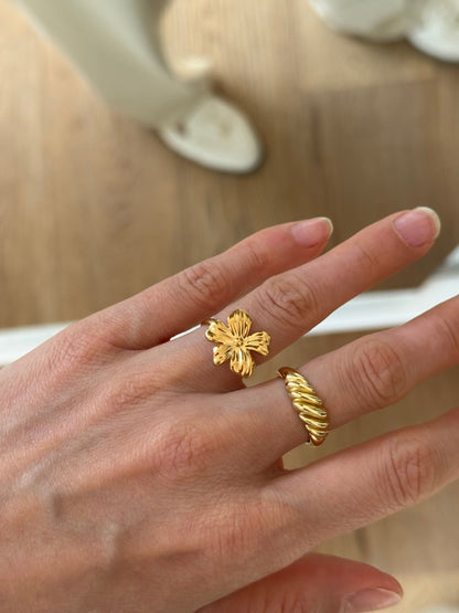 Flower Gold Ring