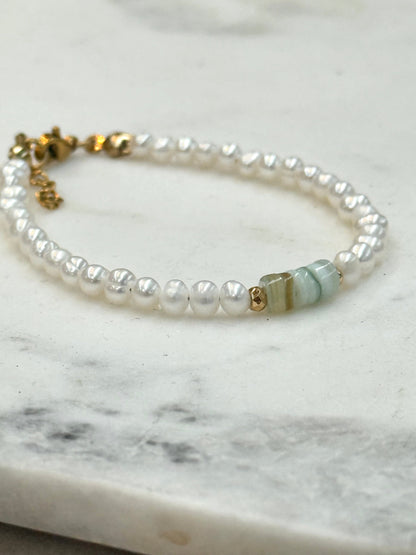 Pearl Bracelet with Blue Sea Shells