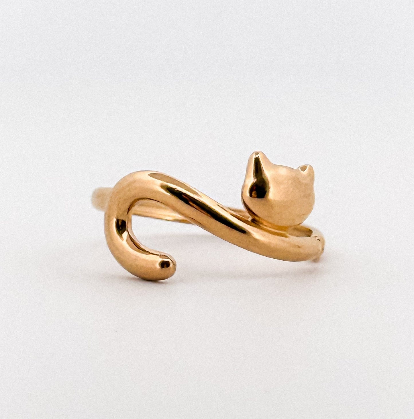 Caribe Cat Hugging Gold Ring