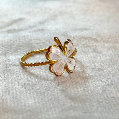 White Clover Enamel Gold Ring (4 leaves)