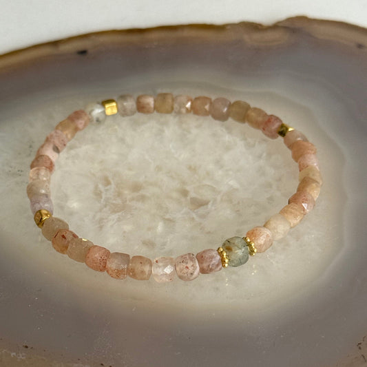 Sunstone and Peach Moonstone Bracelet (GV) Prehnite