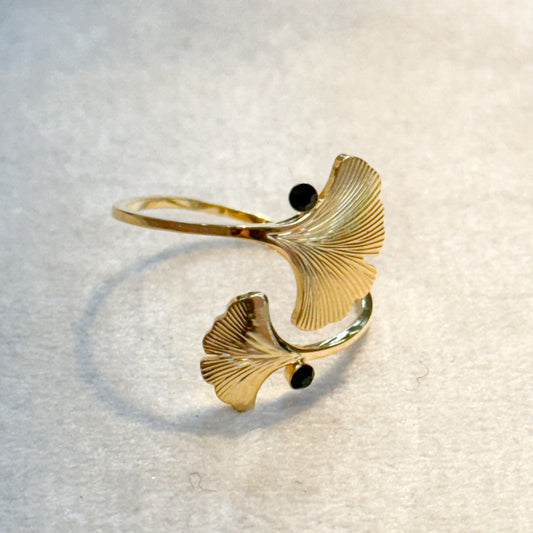Ginko Leave Black Gold Ring