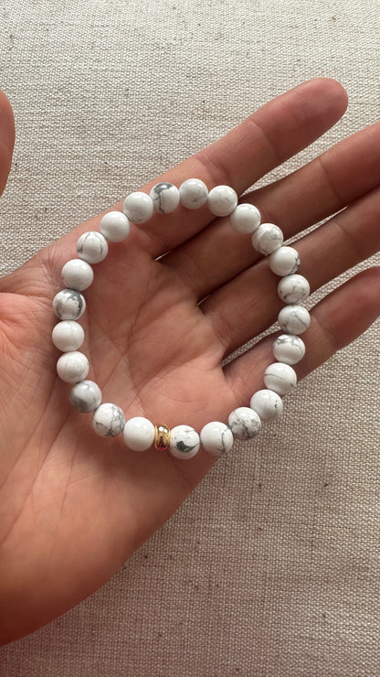 White Howlite Bracelet - Gold plated disk