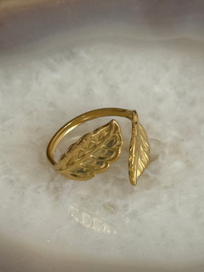 Caribe Leafs Gold Ring
