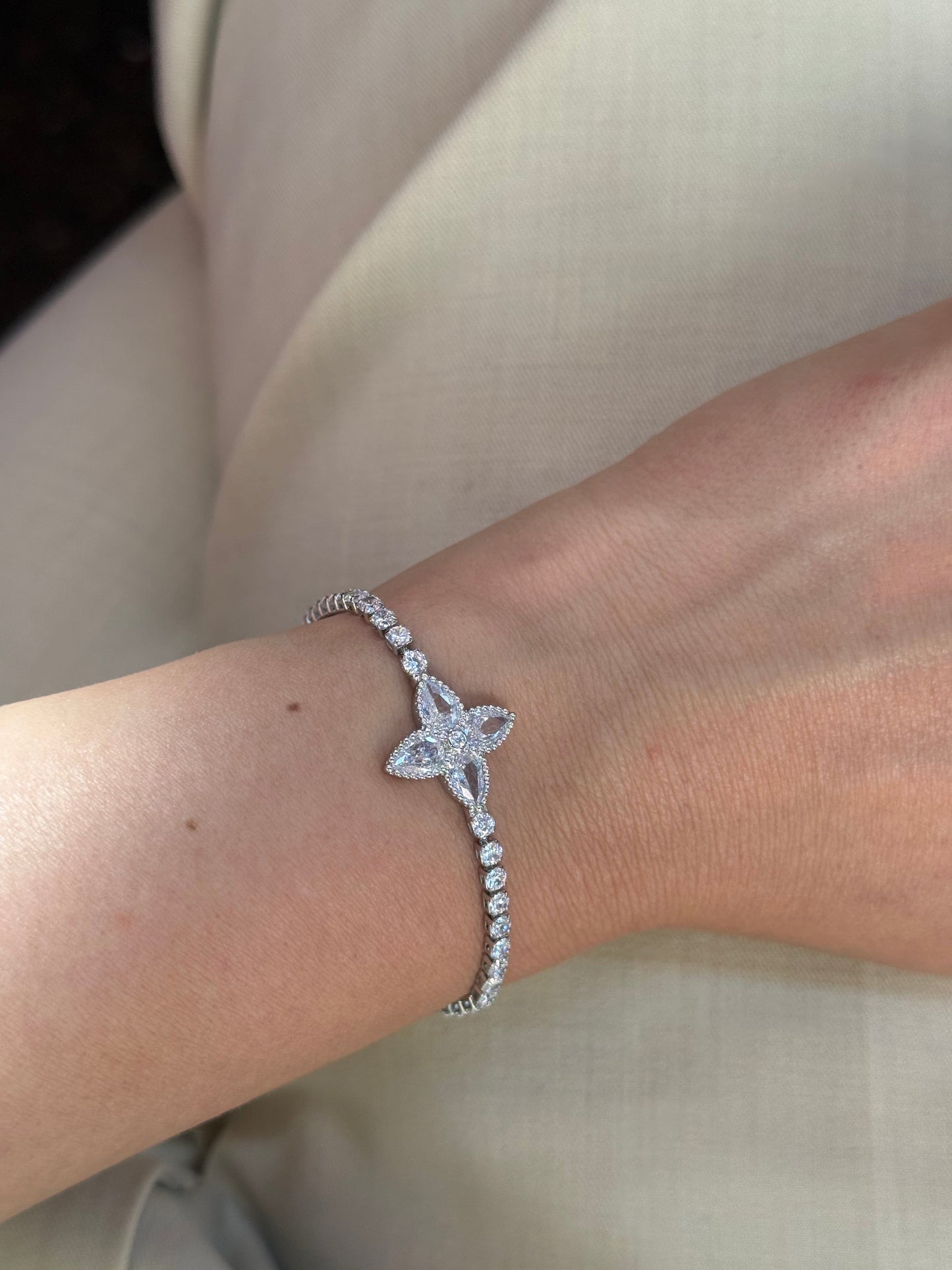 Clover Large Bracelet Adjustable - Cubic Zirconia