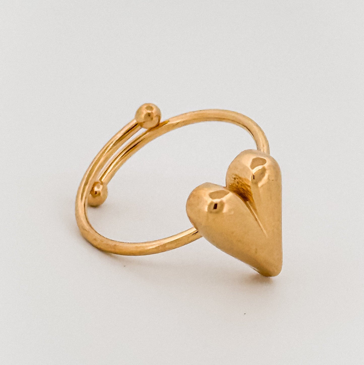 Heart gold ring