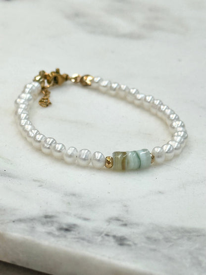 Pearl Bracelet with Blue Sea Shells