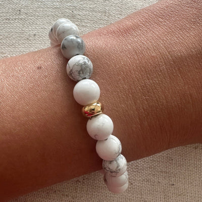 White Howlite Bracelet - Gold plated disk