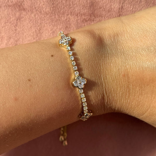 Gold Clover Bracelet Adjustable with three Sparkling clover connectors