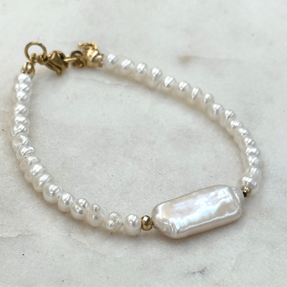 Pearl Bracelet with a Keishi Pearl
