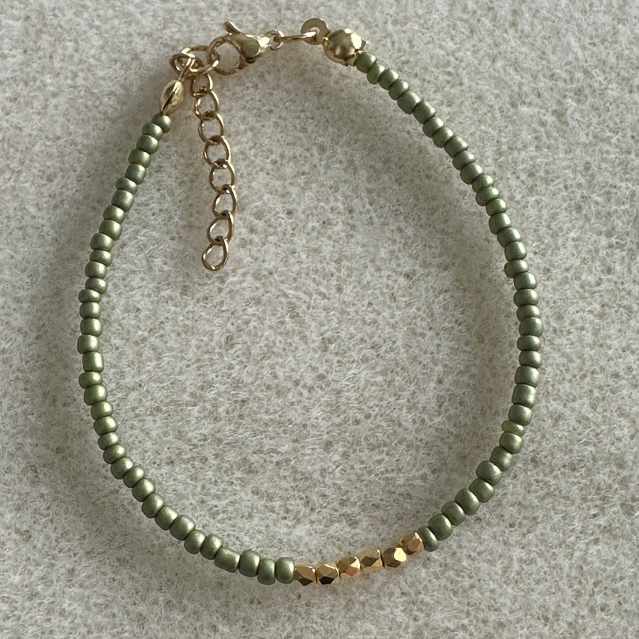 Mimi Pistachio Green Pearl Gold Bracelet