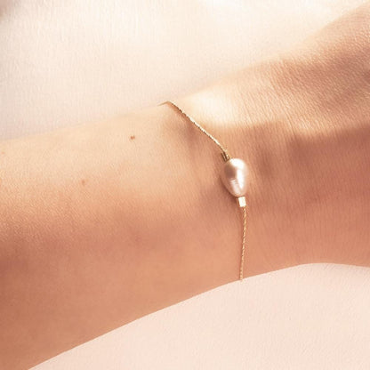 Pink pearl bracelet