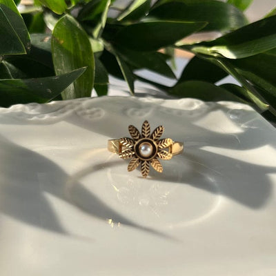 Pearl Flower Retro Ring