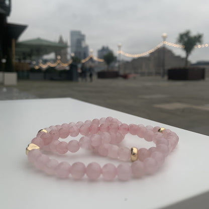 Rose quartz bracelet and gold disk plated 