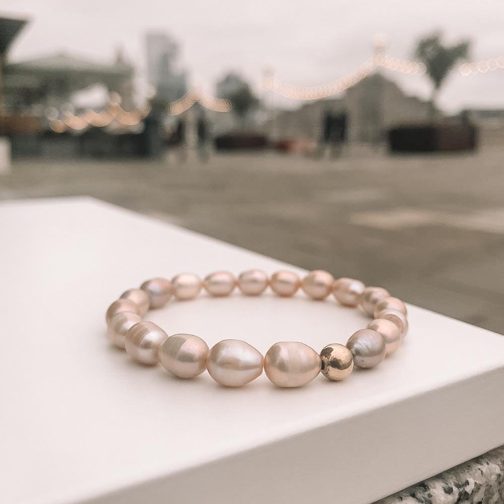 Pink Pearl bracelet with 9k Gold