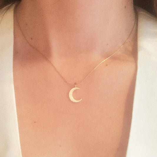 Moon necklace gold
