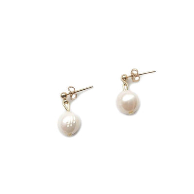 White Pearl earrings <br> Classic
