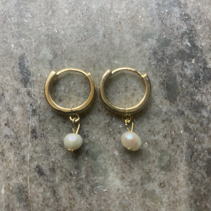Small Pearl Hoops Earrings <br> Classic
